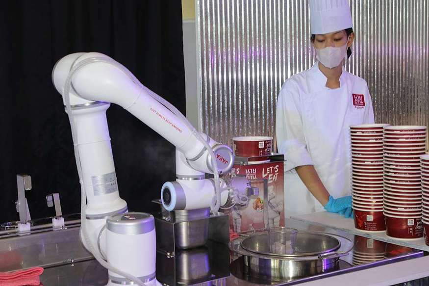 หุ่นยนต์ลวกก๋วยเตี๋ยว Noodle Robot, FIBO ในงาน TEP x OIIO Asia Techland 2023, สถาบันวิทยาการหุ่นยนต์ภาคสนาม มหาวิทยาลัยเทคโนโลยีพระจอมเกล้าธนบุรี (มจธ.)